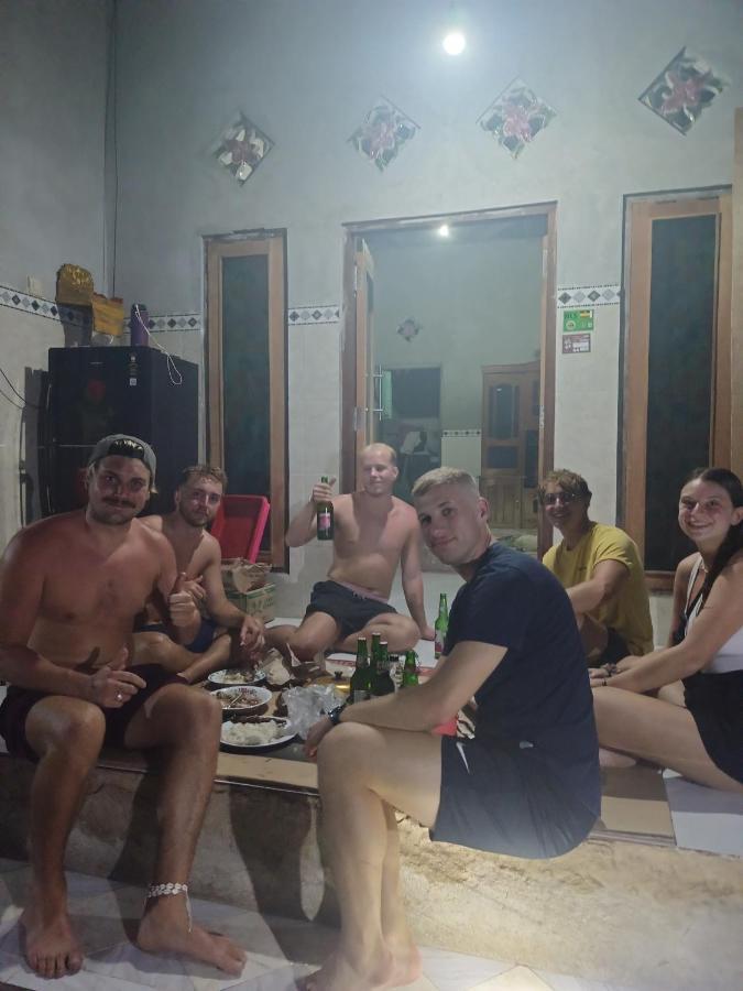 Tara Hostel Batununggul Extérieur photo